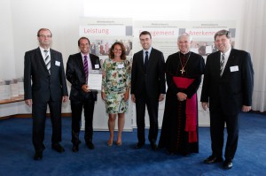 von links Monsignore Bernhard Appel, Rainer Thibaut Vorstandsvorsitzender der ascent AG, Katja Hofmann der KMU, Finanz- und Wirtschaftsminister Dr. Nils Schmid, Weihbischof Dr. Bernd Uhl, Prälat Wolfgang Tripp