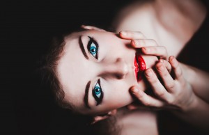 blue-eyes-237438_1920